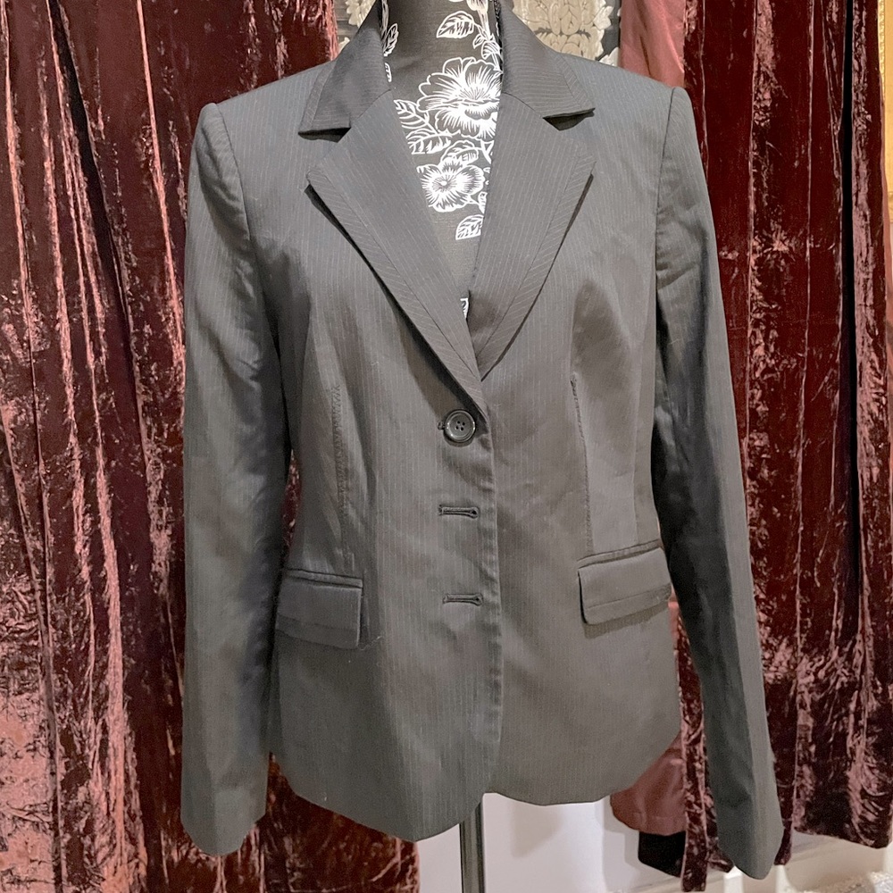 The Limited Women’s Blazer Size 10 Black Pin Stripe